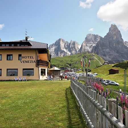 Albergo Venezia Passo Rolle Luaran gambar