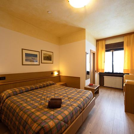 Albergo Venezia Passo Rolle Luaran gambar