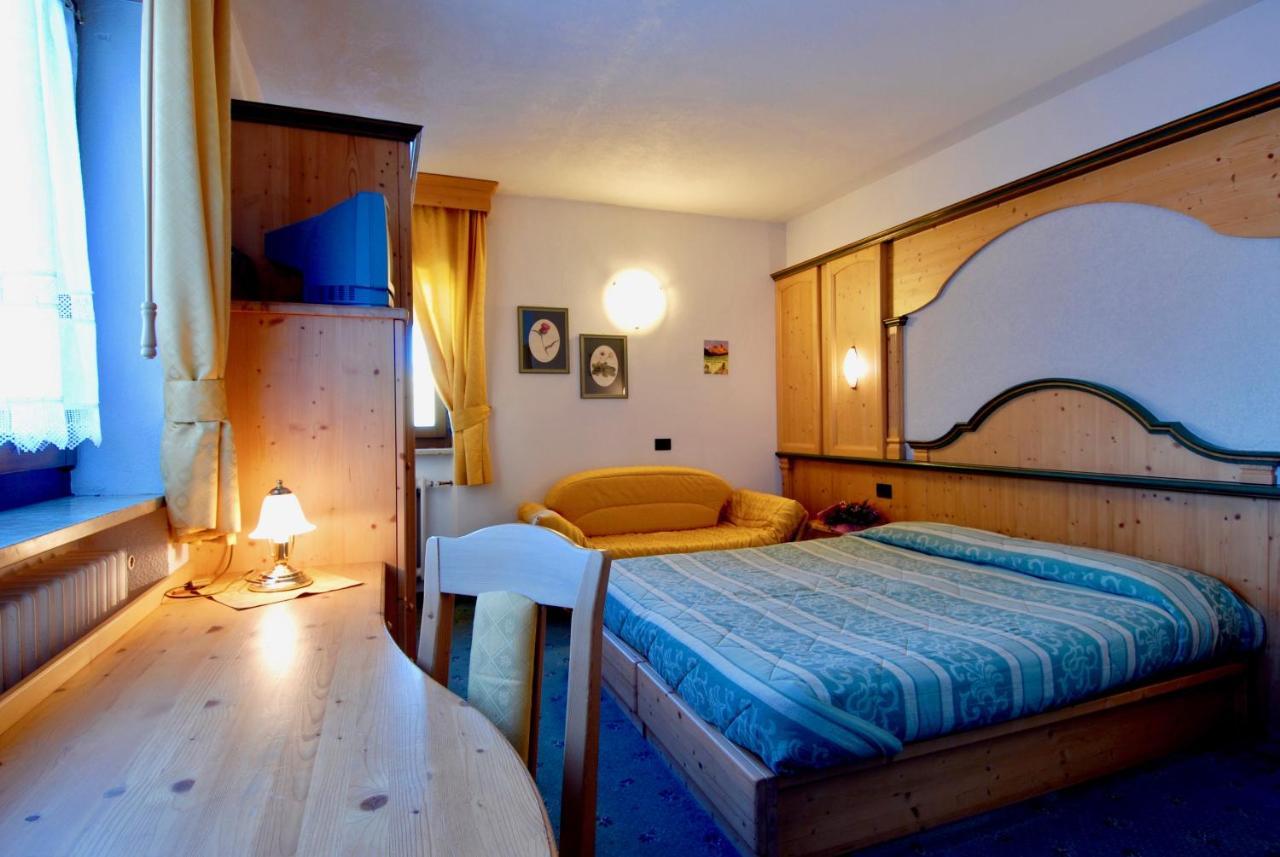 Albergo Venezia Passo Rolle Luaran gambar