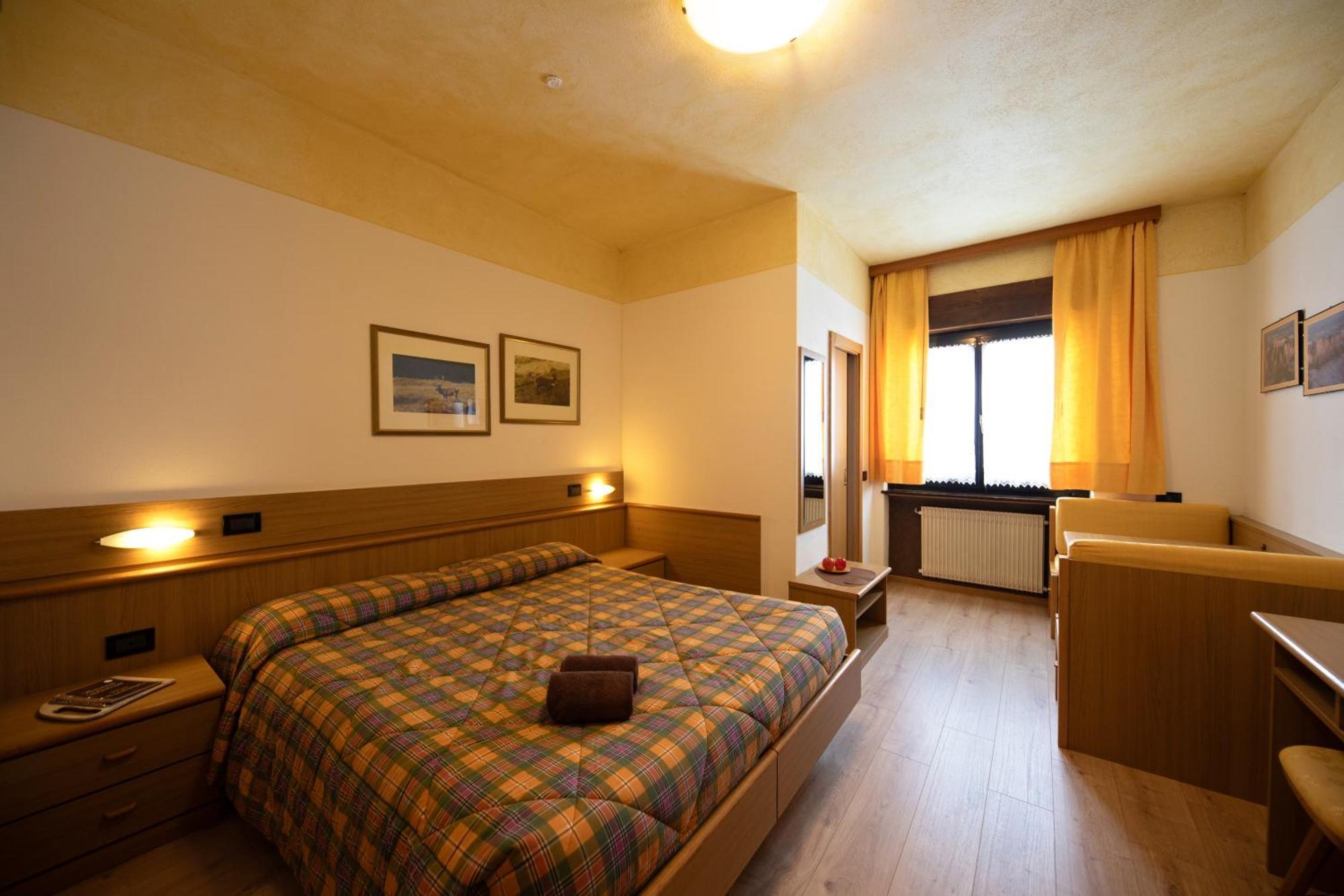 Albergo Venezia Passo Rolle Luaran gambar
