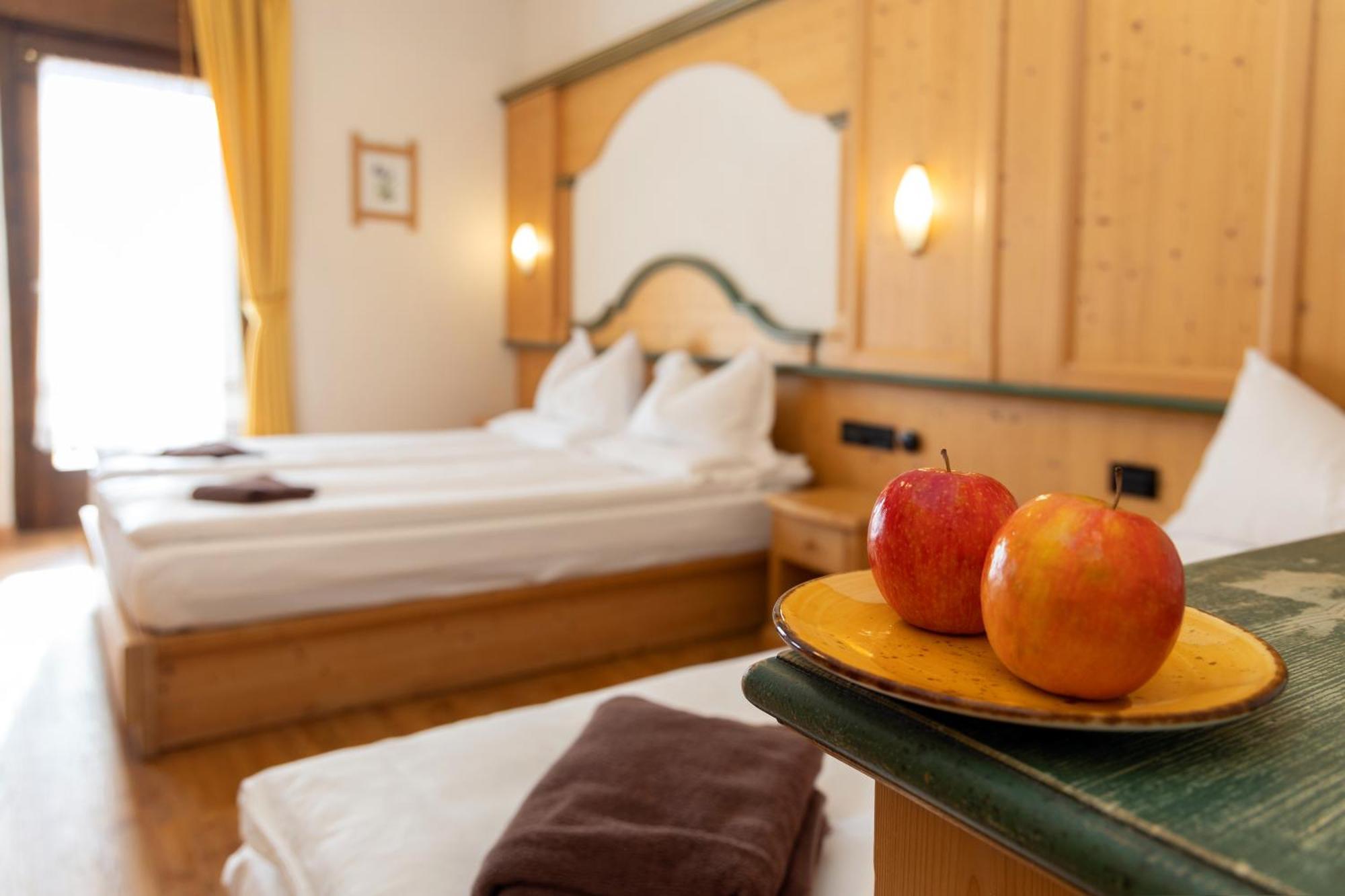Albergo Venezia Passo Rolle Luaran gambar