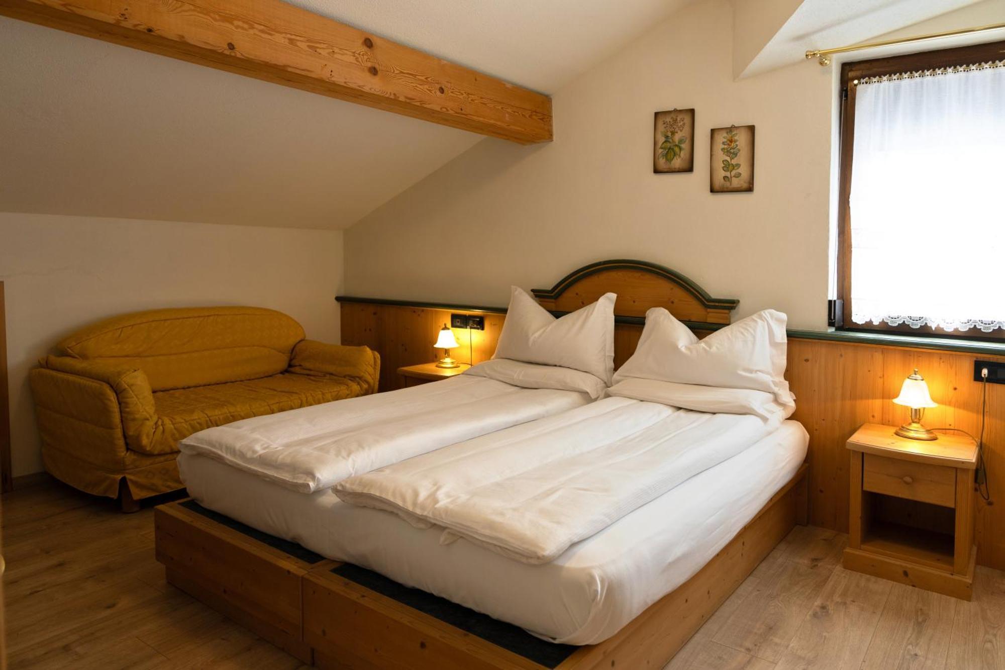 Albergo Venezia Passo Rolle Luaran gambar