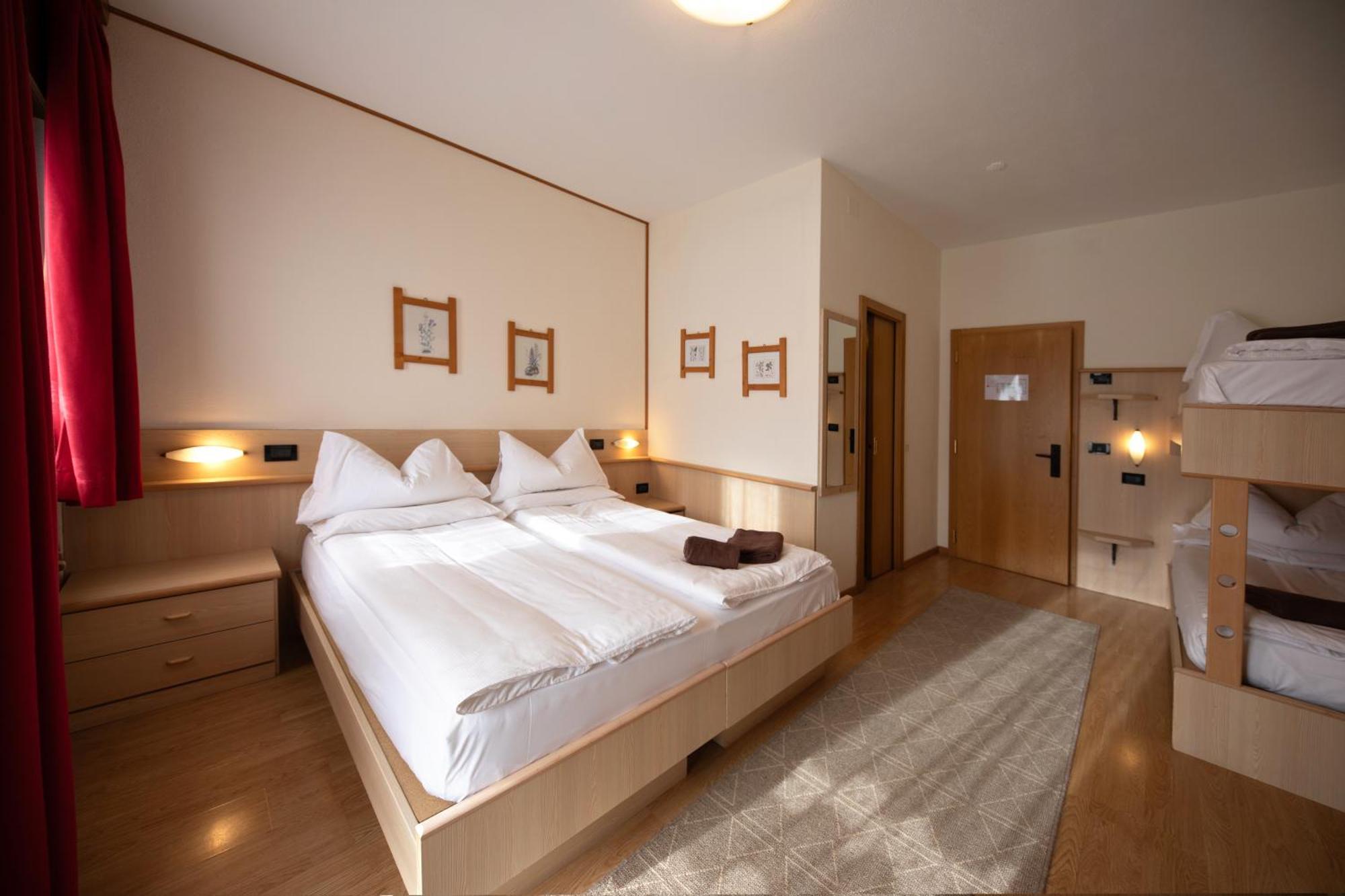Albergo Venezia Passo Rolle Luaran gambar