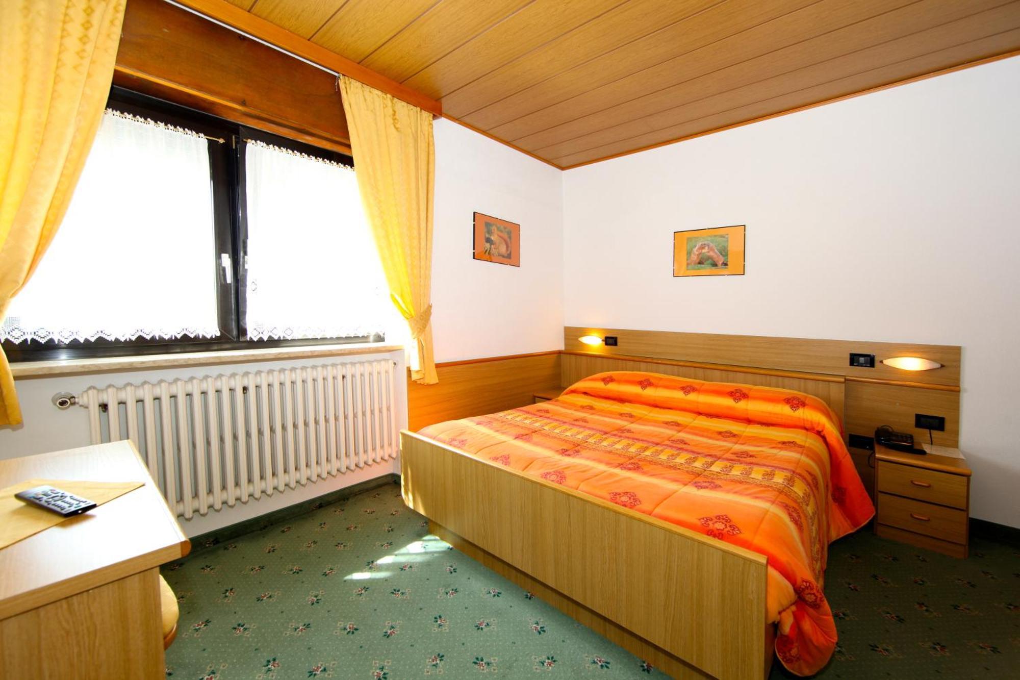 Albergo Venezia Passo Rolle Luaran gambar