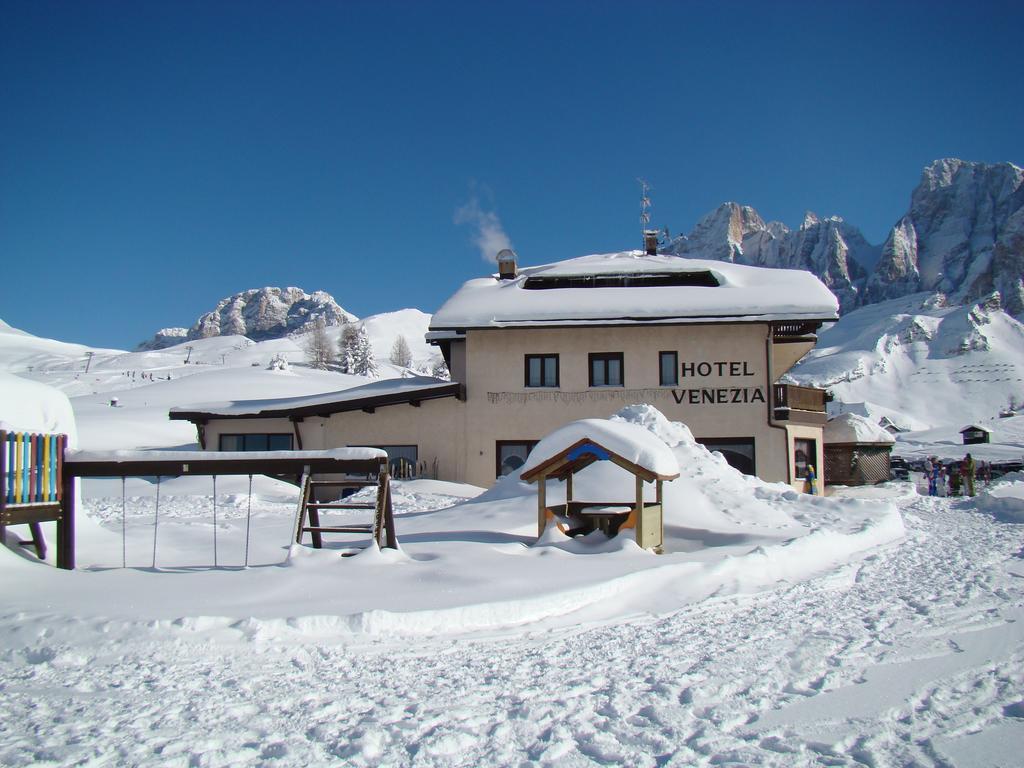 Albergo Venezia Passo Rolle Luaran gambar