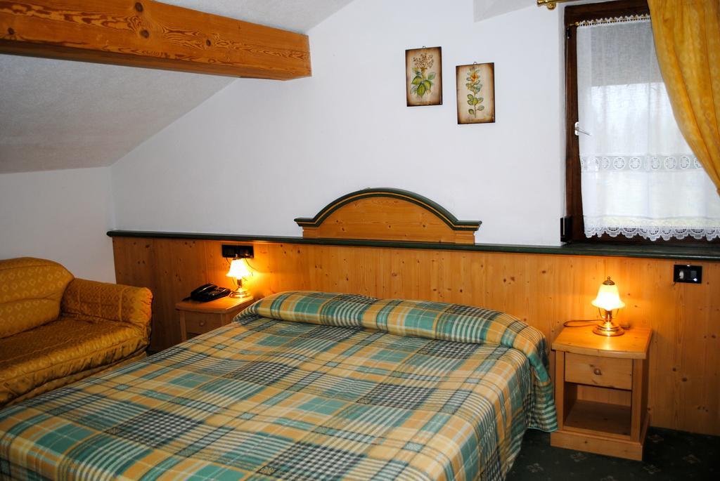 Albergo Venezia Passo Rolle Luaran gambar