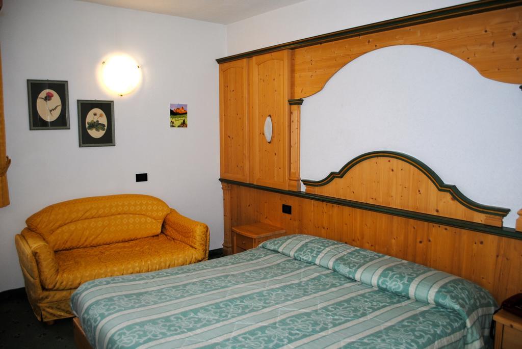 Albergo Venezia Passo Rolle Bilik gambar