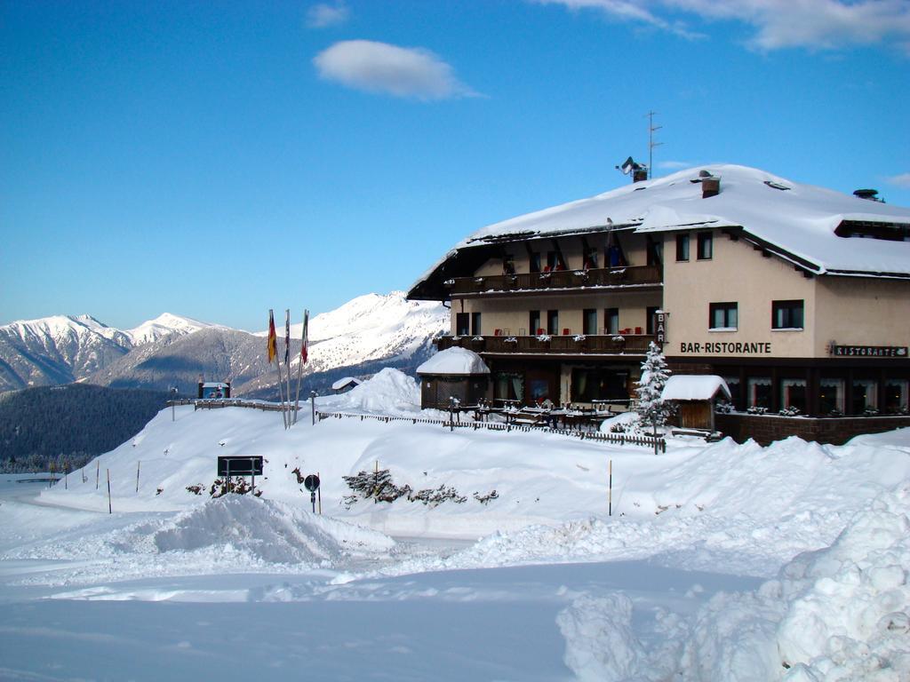 Albergo Venezia Passo Rolle Luaran gambar
