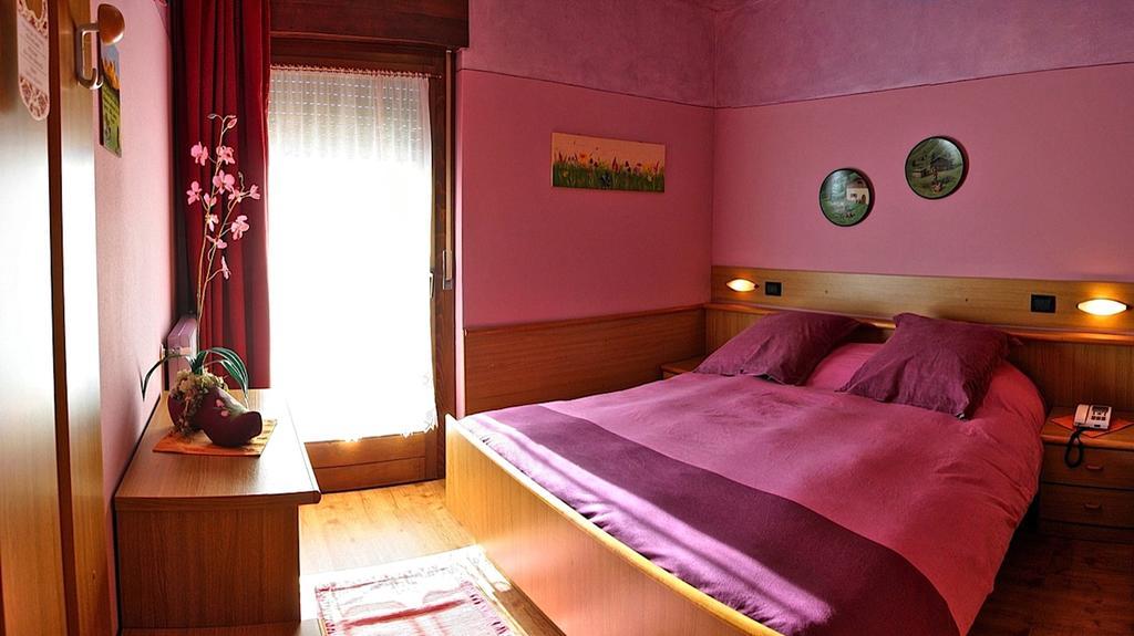 Albergo Venezia Passo Rolle Bilik gambar