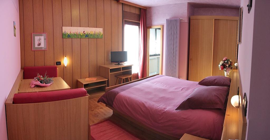 Albergo Venezia Passo Rolle Luaran gambar