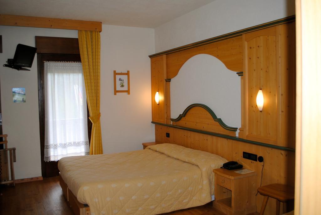 Albergo Venezia Passo Rolle Luaran gambar