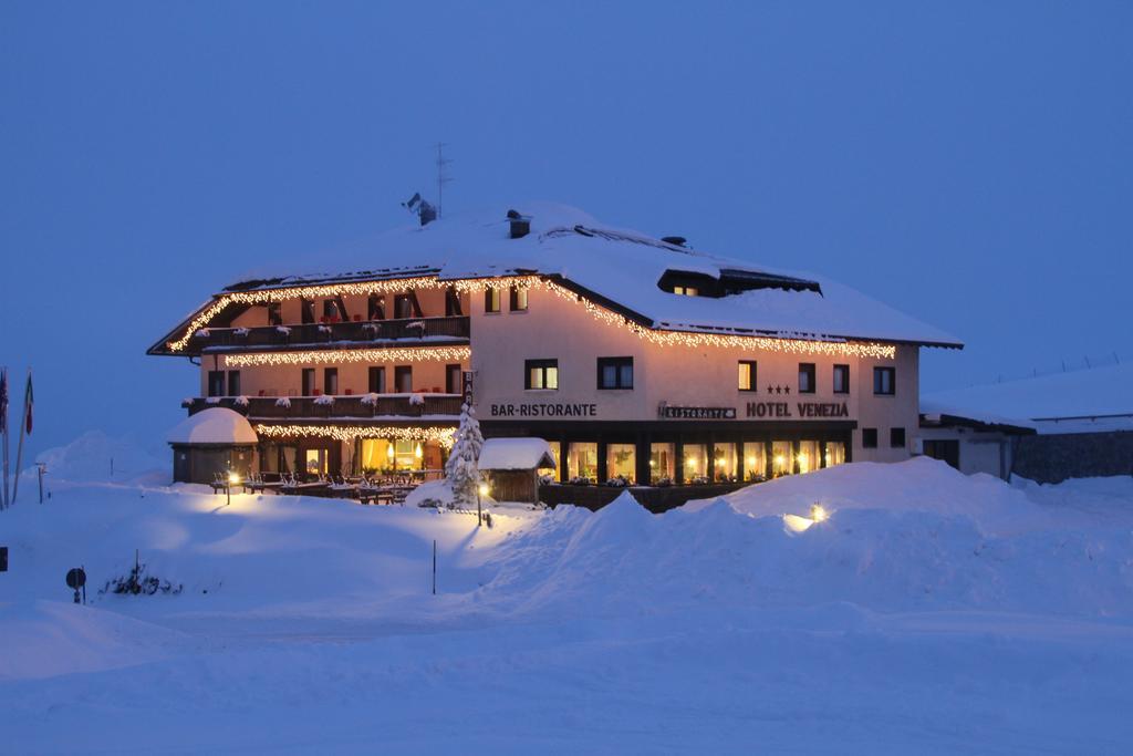 Albergo Venezia Passo Rolle Luaran gambar
