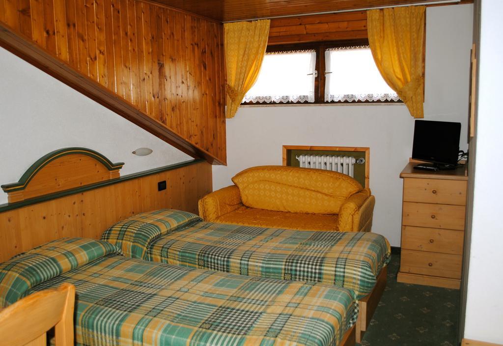 Albergo Venezia Passo Rolle Luaran gambar