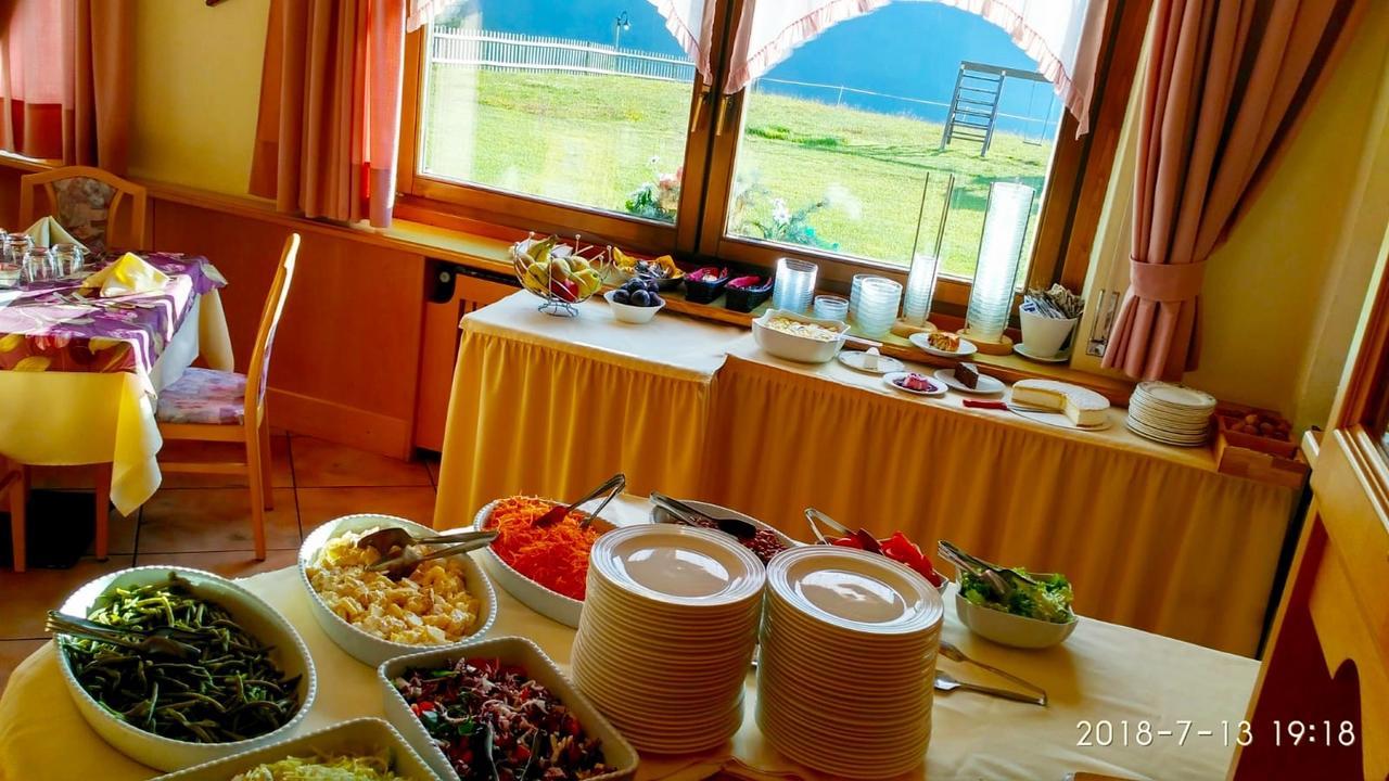 Albergo Venezia Passo Rolle Luaran gambar