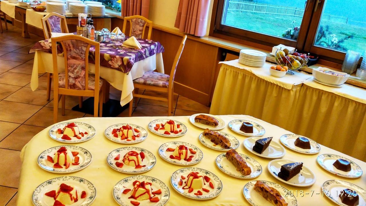 Albergo Venezia Passo Rolle Luaran gambar