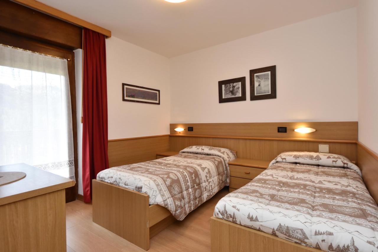 Albergo Venezia Passo Rolle Luaran gambar
