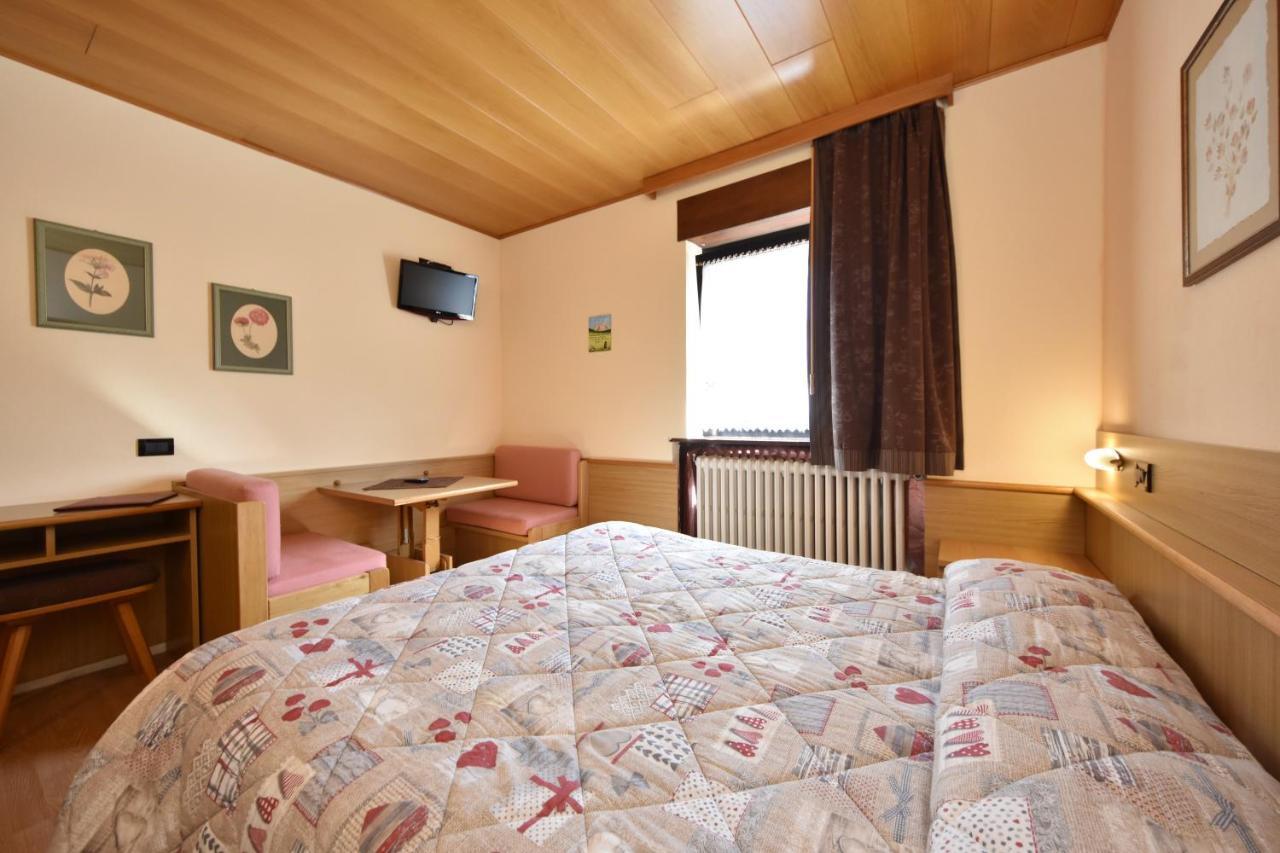Albergo Venezia Passo Rolle Luaran gambar