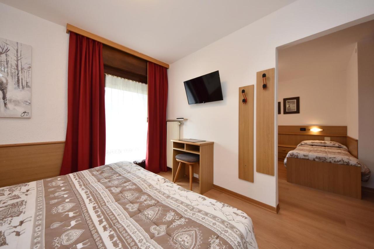 Albergo Venezia Passo Rolle Luaran gambar