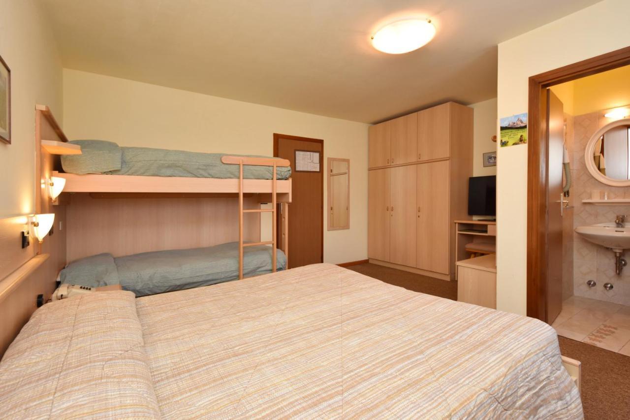 Albergo Venezia Passo Rolle Luaran gambar
