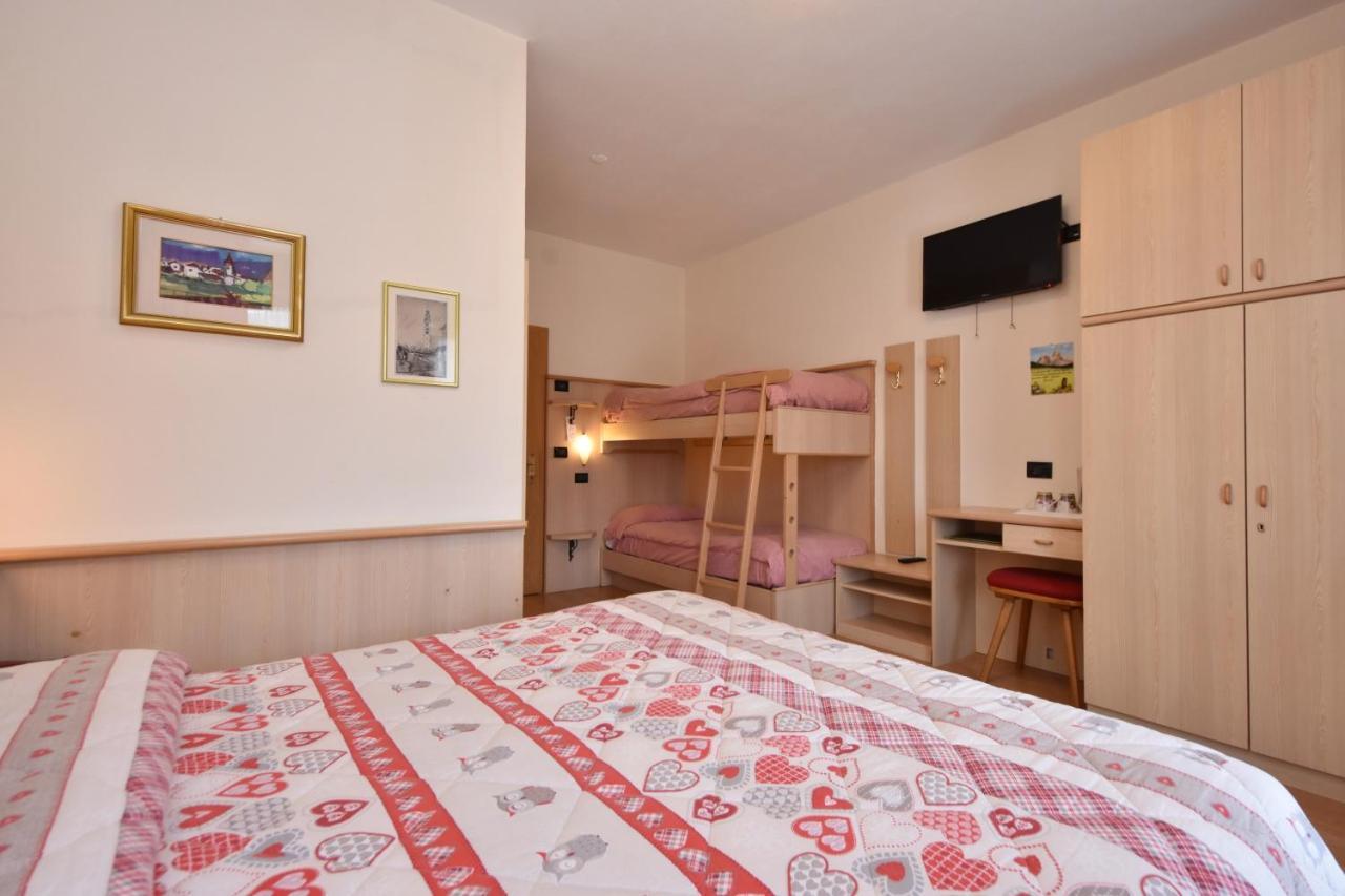 Albergo Venezia Passo Rolle Luaran gambar